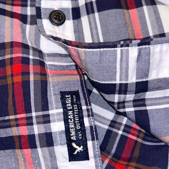 Lot of 2 AMERICANš¦
EAGLE Button Down SHIRTS Mens Largeš¦
1 Plaid & 1 Gray Striped - Picture 4 of 11